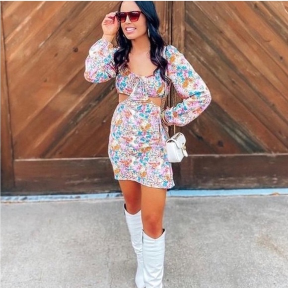 Wild fable Fit & Flare Long Sleeve Floral Cutout Dress. Size M - Picture 1 of 14